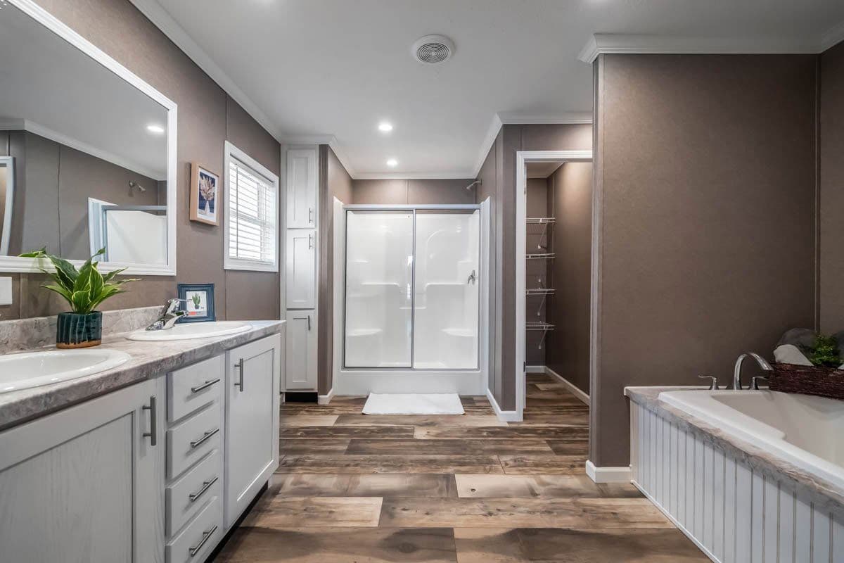 Ruby bathroom home features