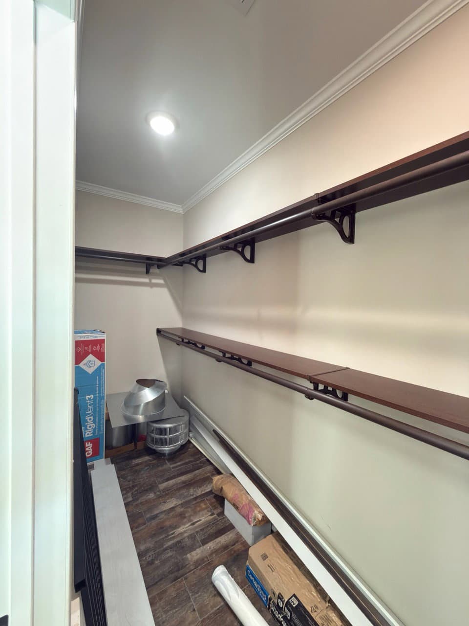 Robin's nest interior home features