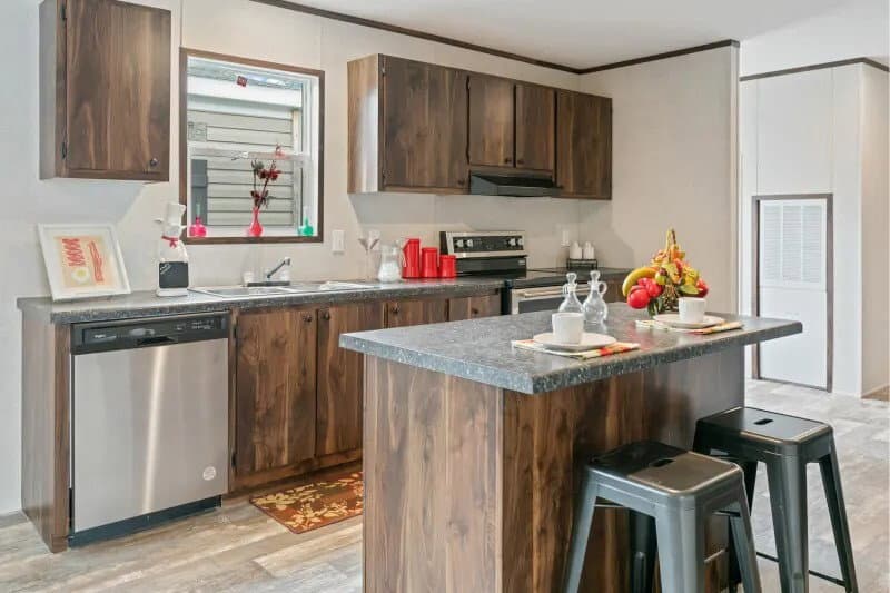 Pinnacle kitchen home features