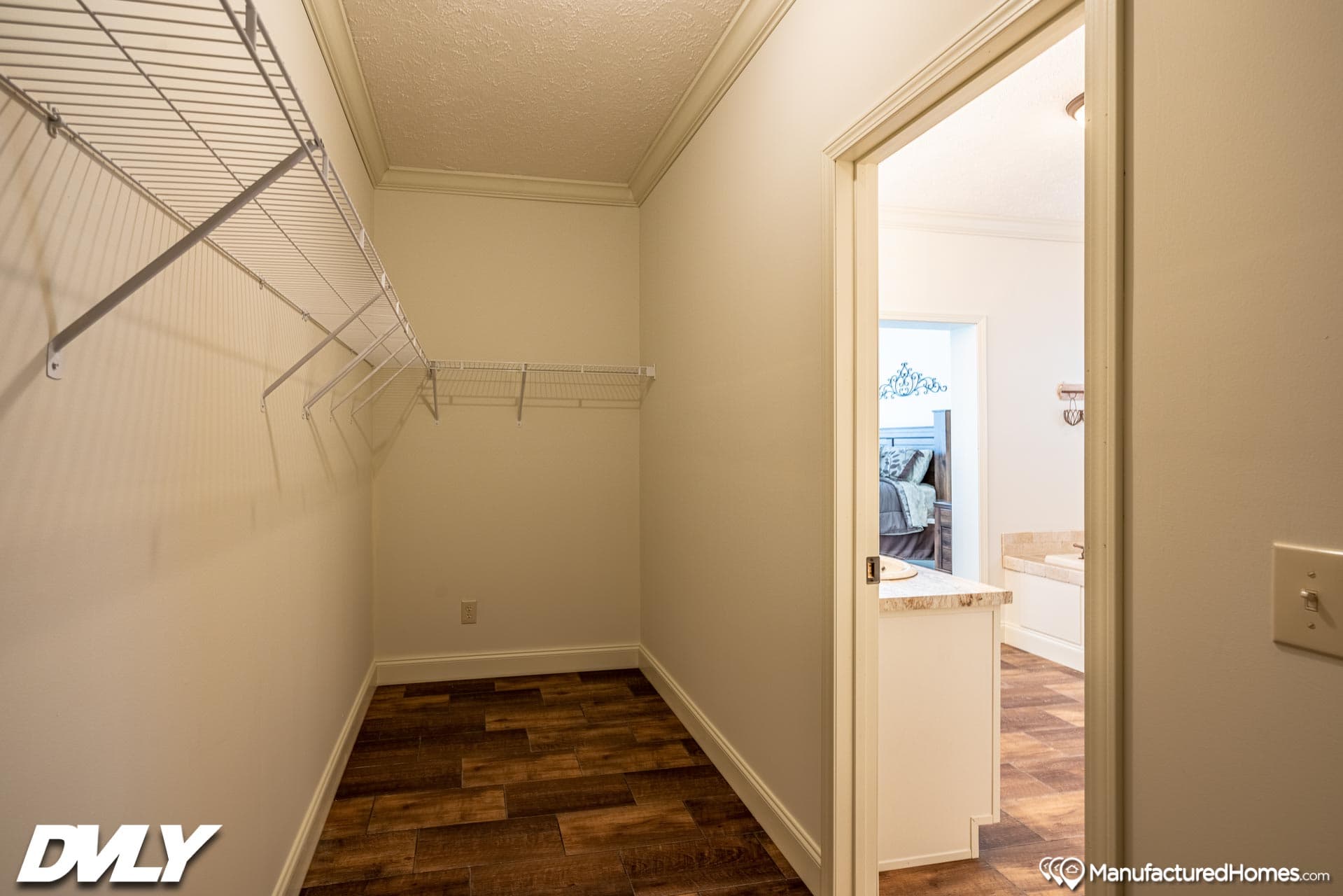 Orchard house (study) interior home features