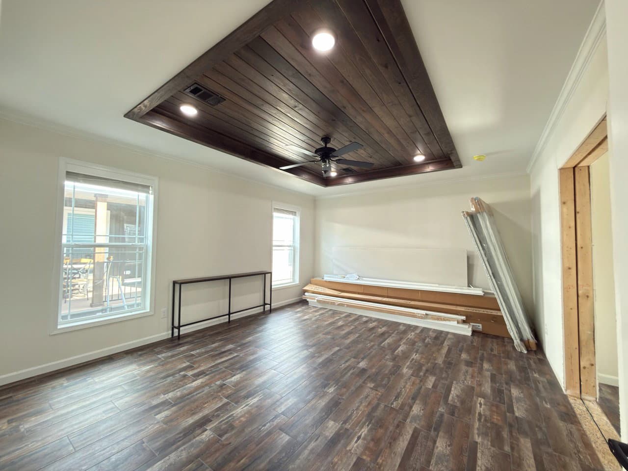 Aimon b 4br interior home features