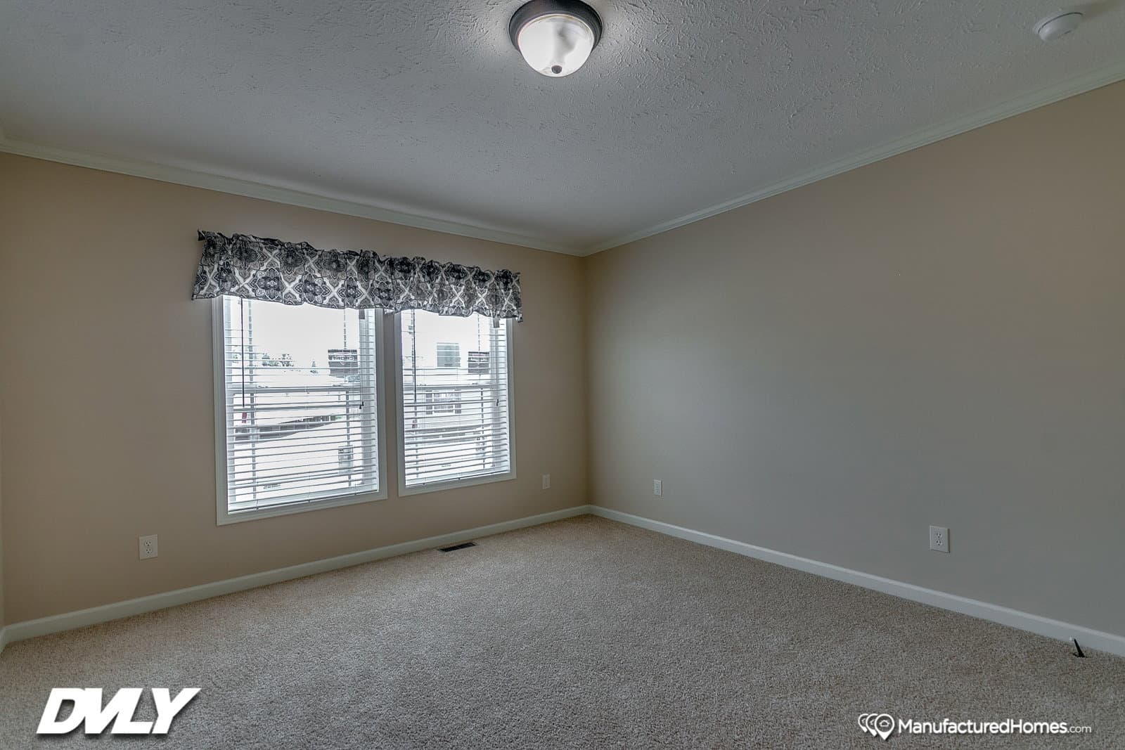 Brooks pointe bedroom home features