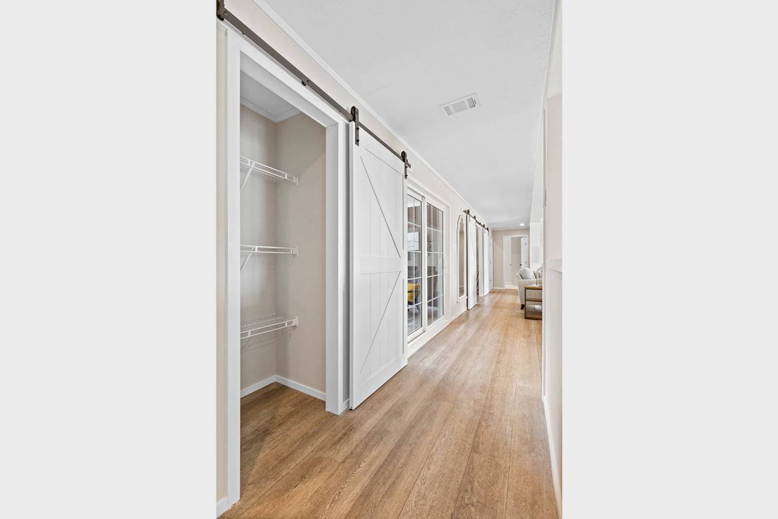 Paris interior home features