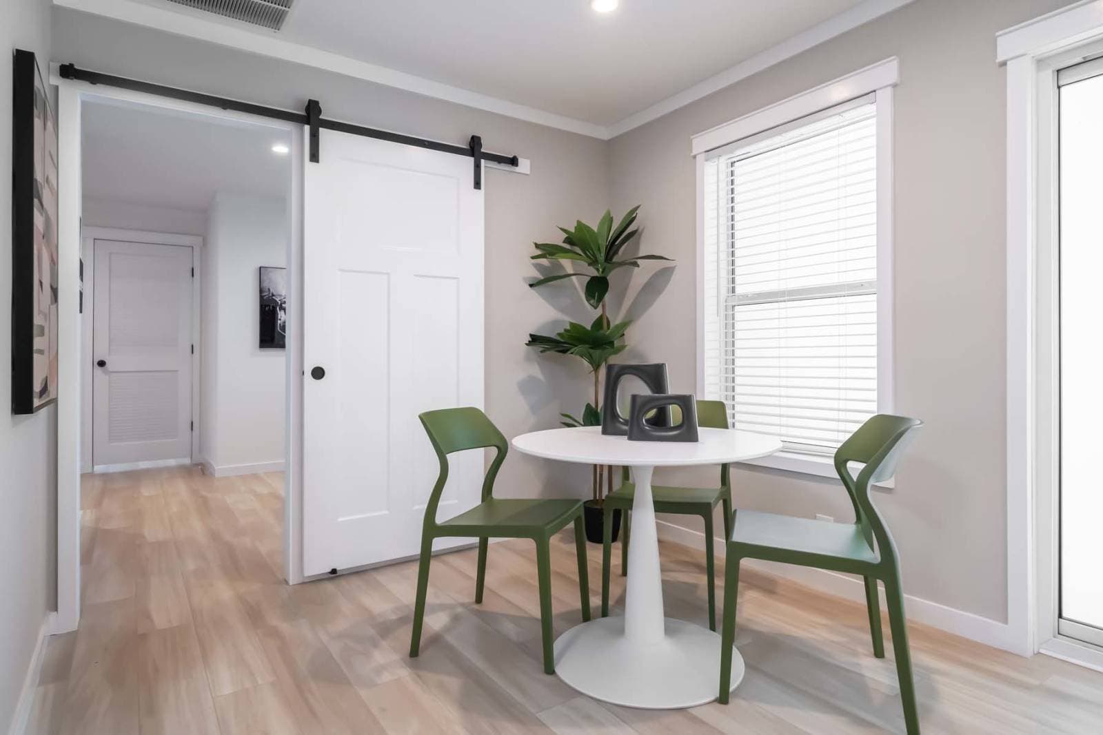 Kritzer interior home features