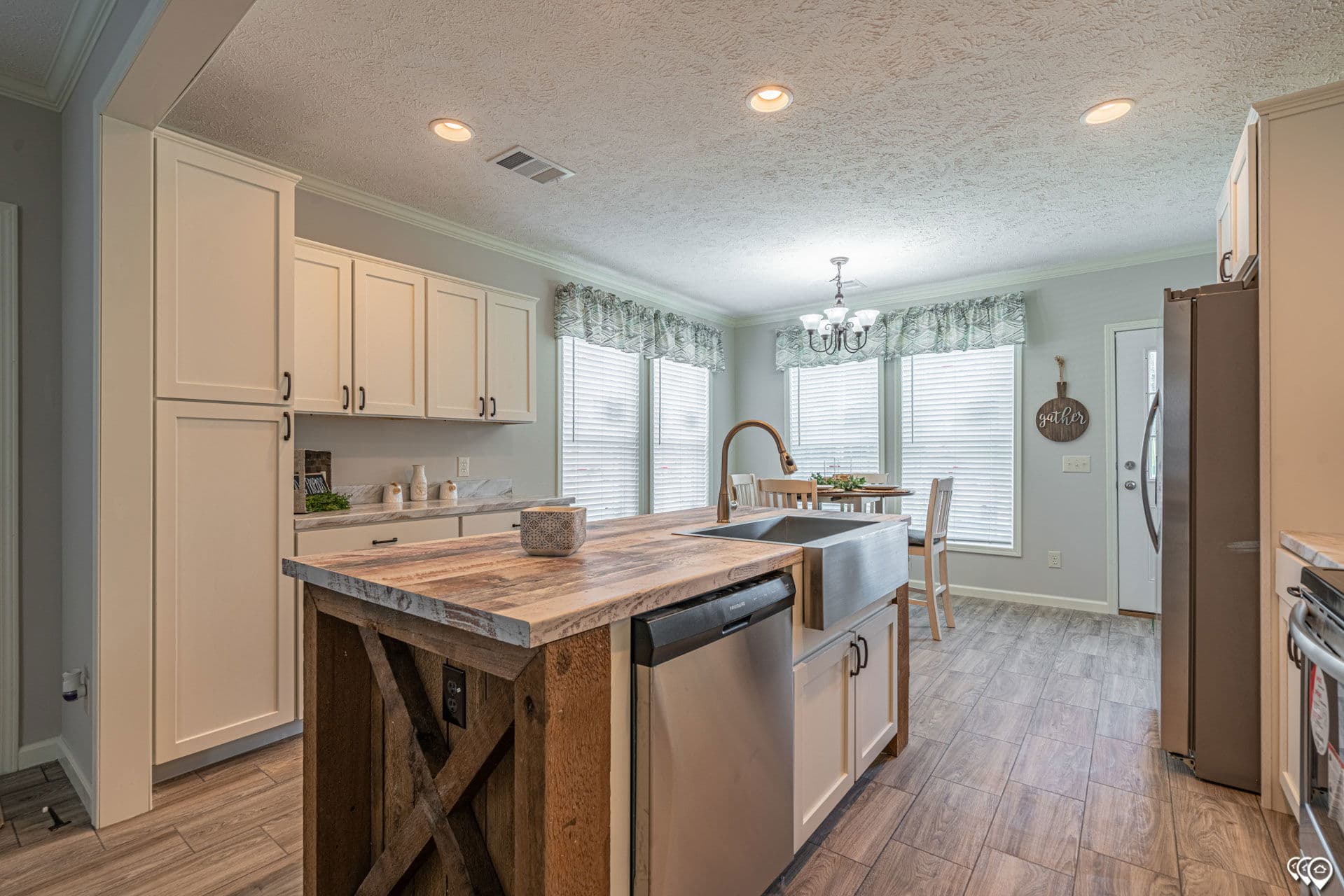 The haven kitchen home features