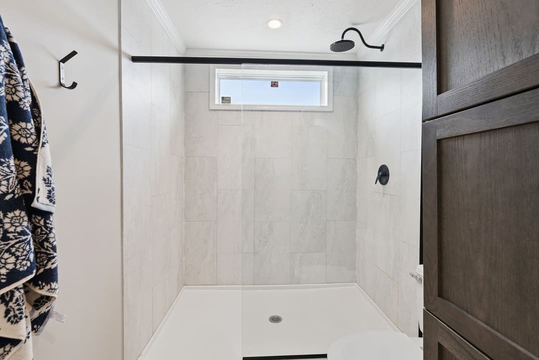 Driftwood cottage bathroom home features