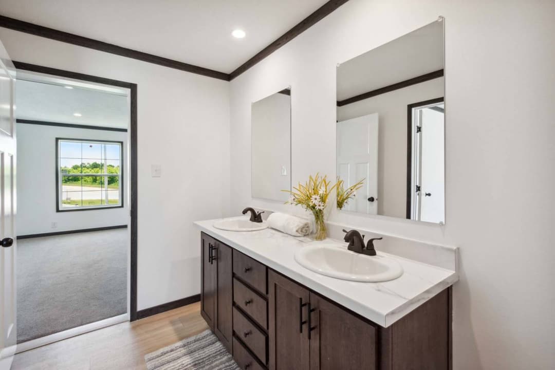 Roan bathroom home features