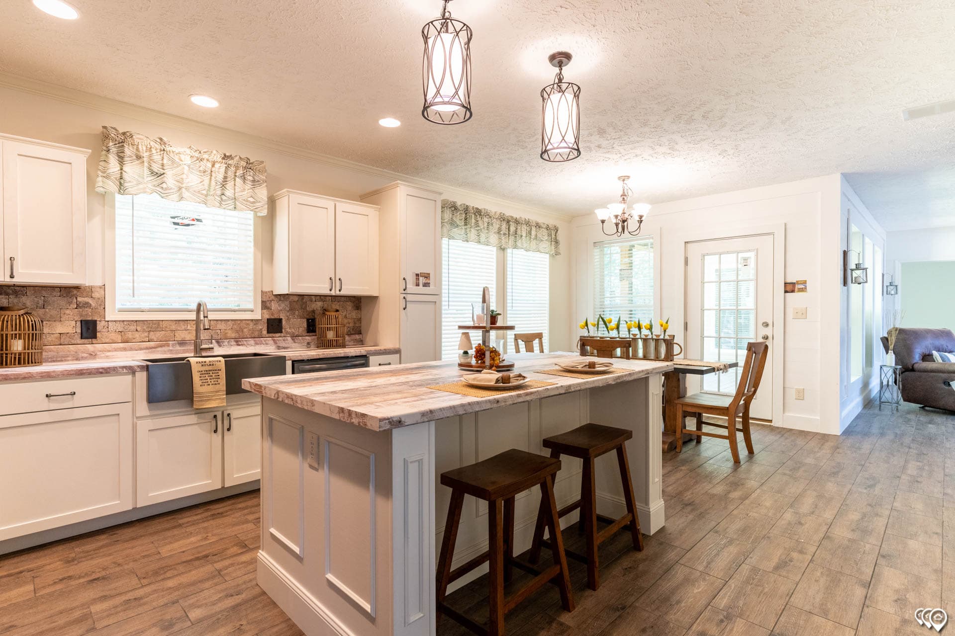 Aimon 4br kitchen home features