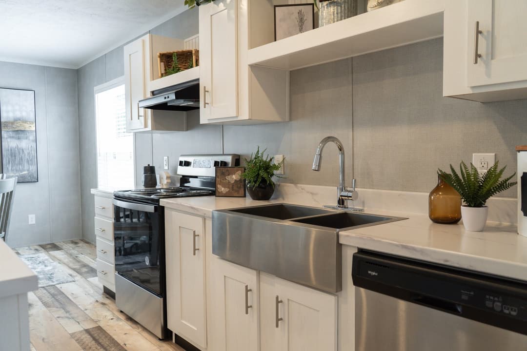 Rover kitchen home features