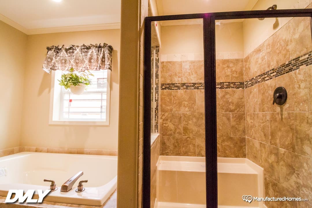 Ahaveh bathroom home features