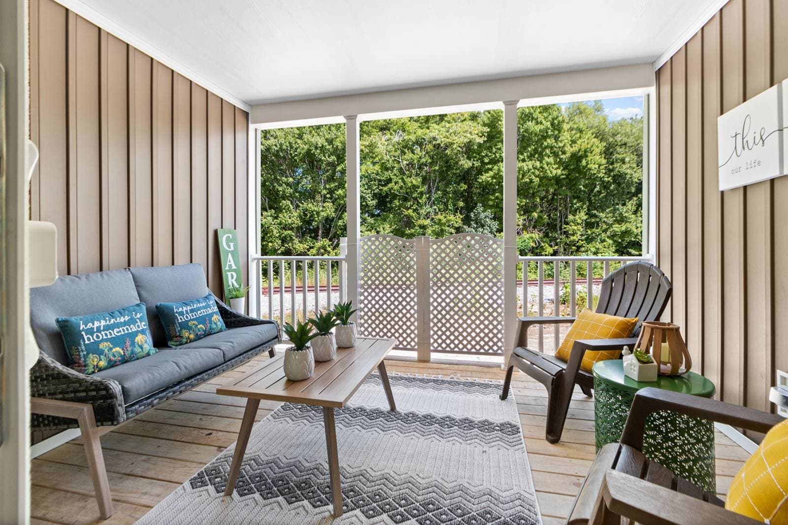 Paris interior home features