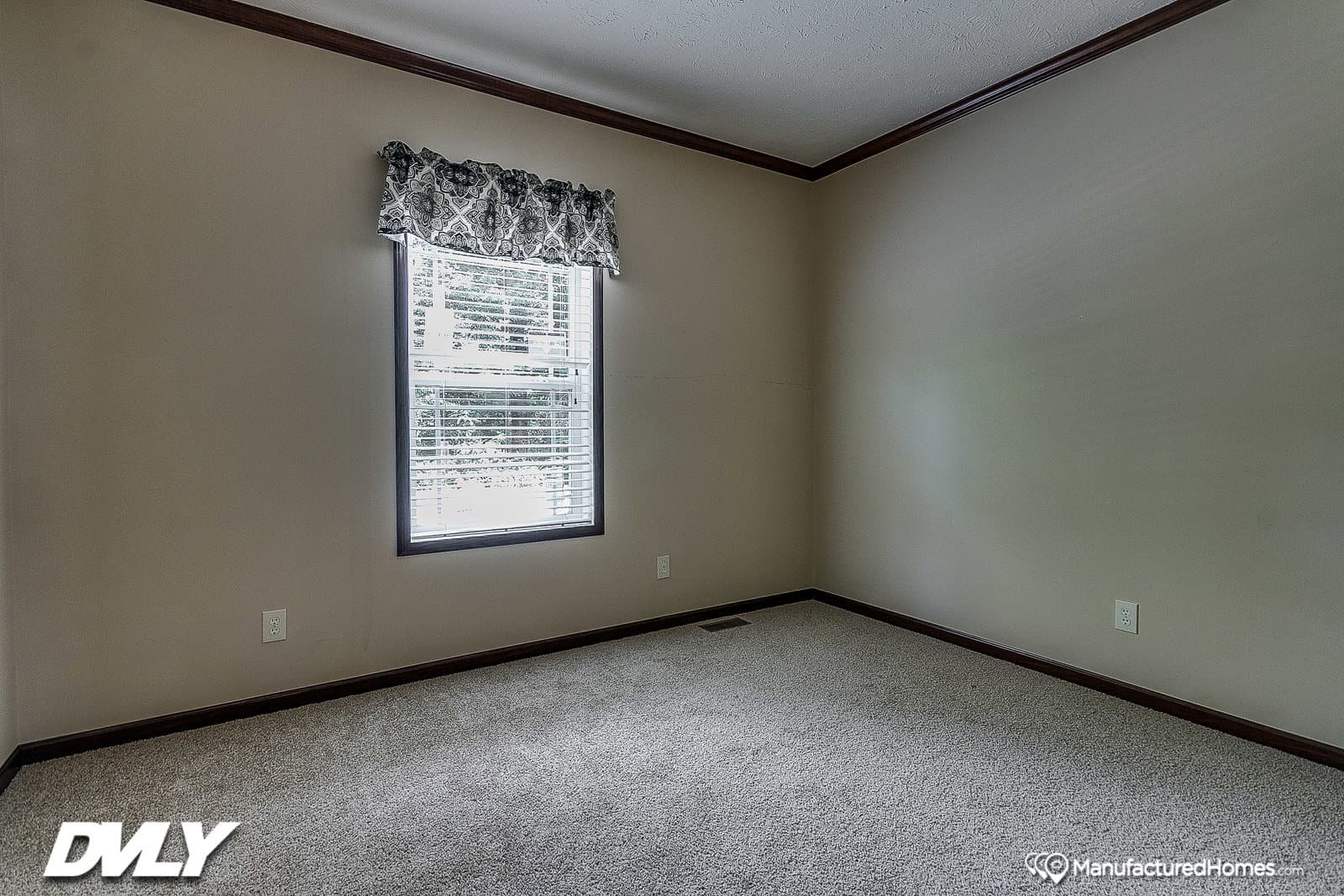 Brooks pointe bedroom home features