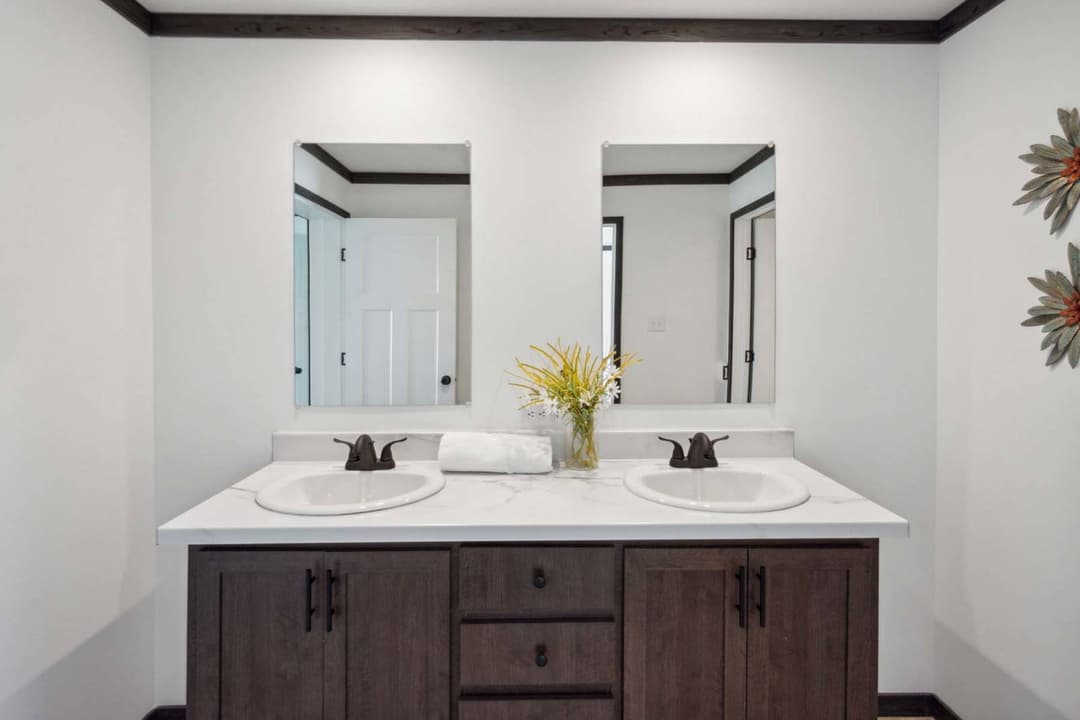Roan bathroom home features