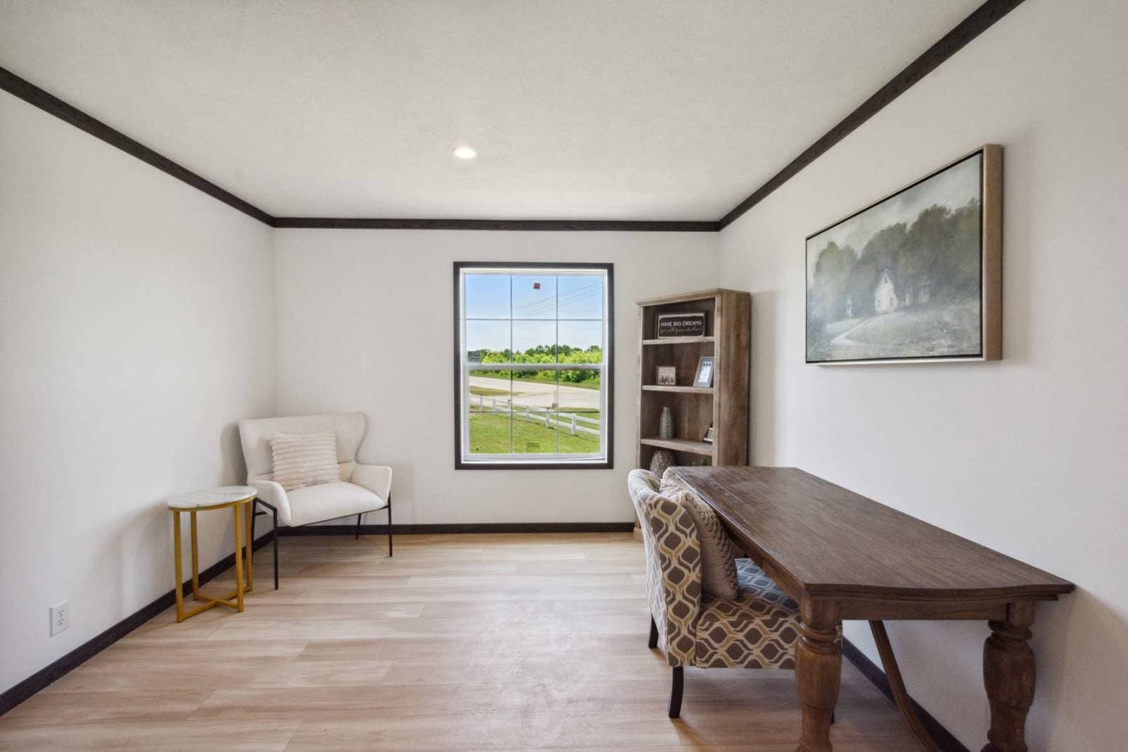 Roan interior home features