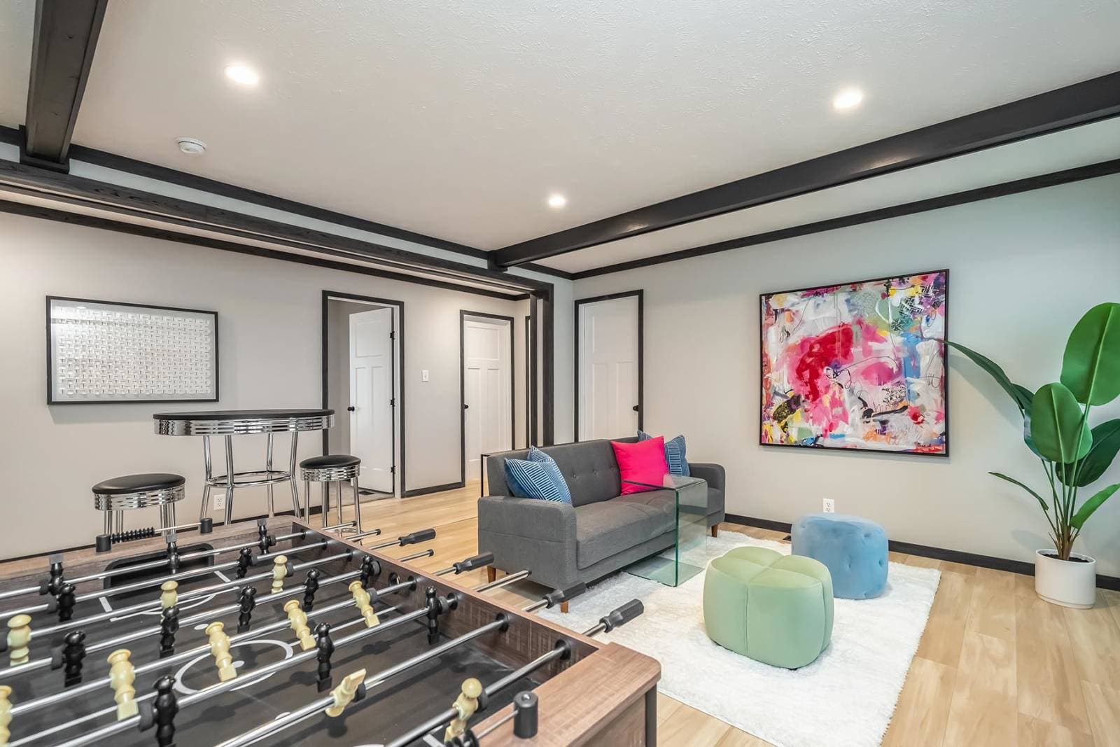 Cascade interior home features