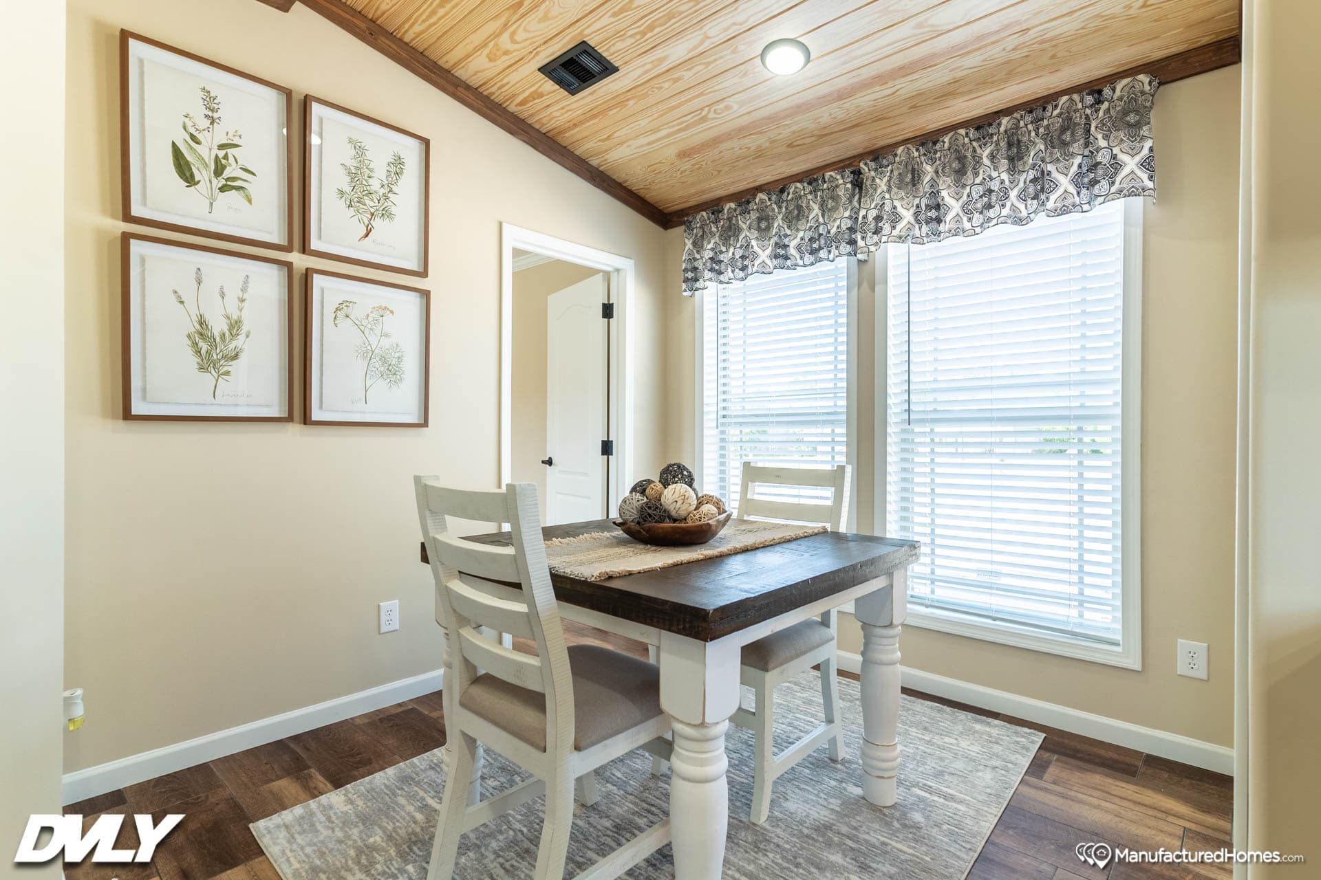 The lodge 5 interior home features