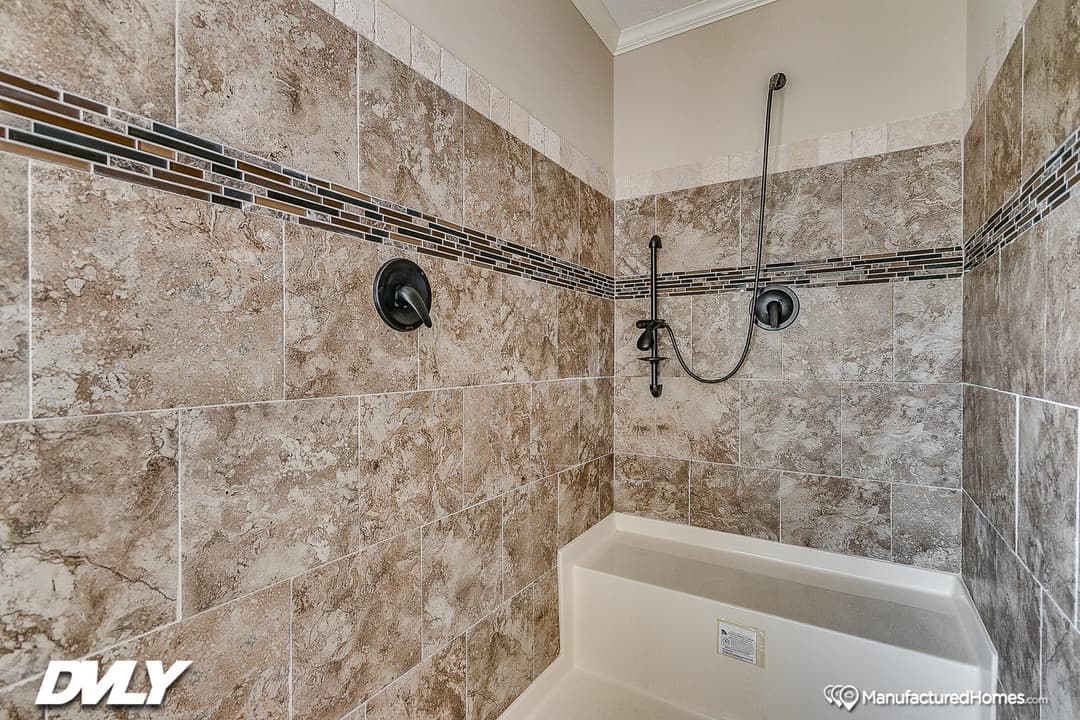 Ahaveh bathroom home features