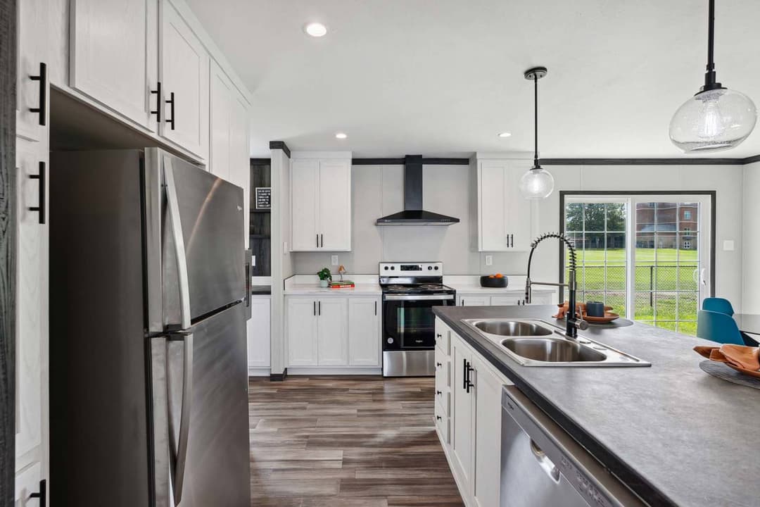 Clinch kitchen home features