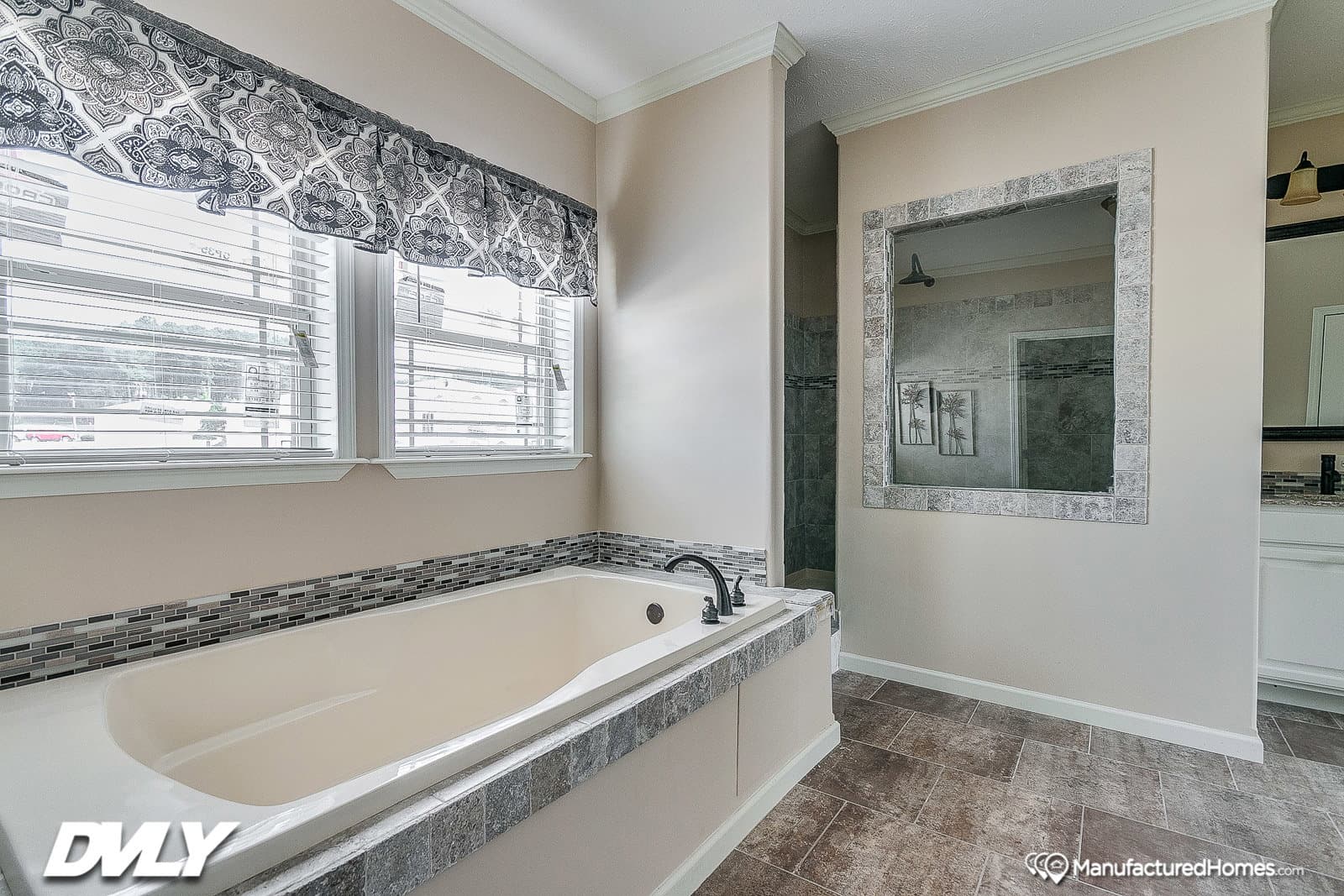 Charis house bathroom home features