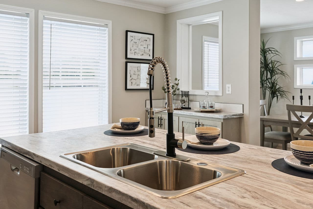 Driftwood cottage kitchen home features