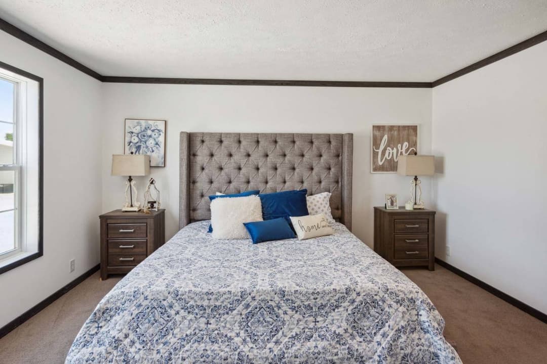 Roan bedroom home features