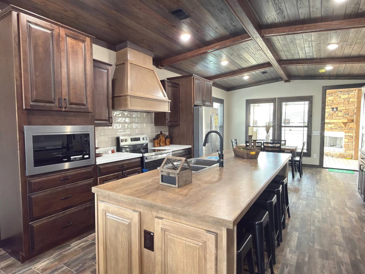 Robin's nest kitchen home features