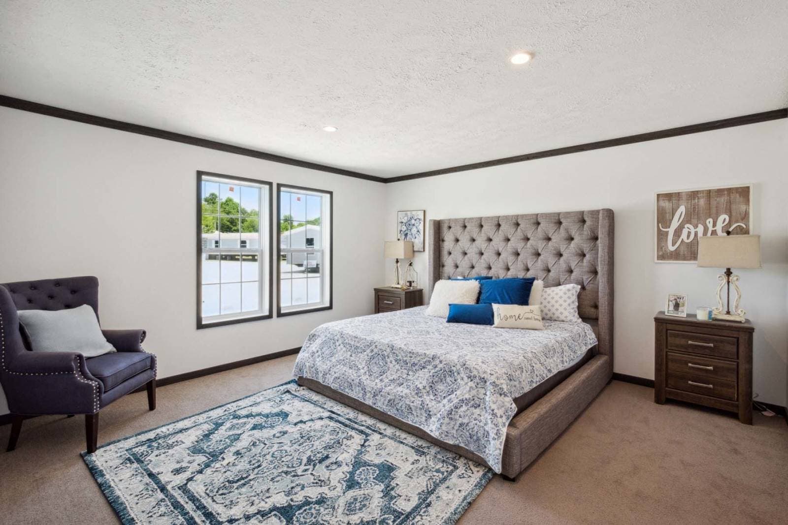 Roan bedroom home features