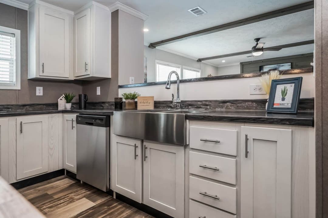 Ruby kitchen home features