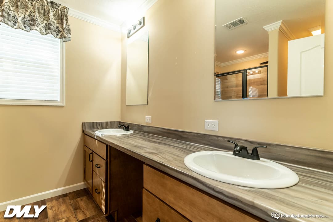 The lodge bathroom home features