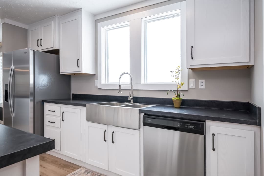 The blackwater kitchen home features