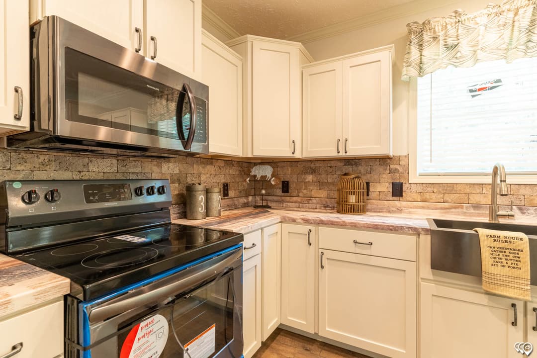 Aimon b kitchen home features