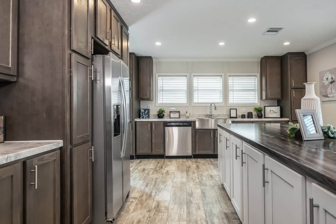 Nova kitchen home features