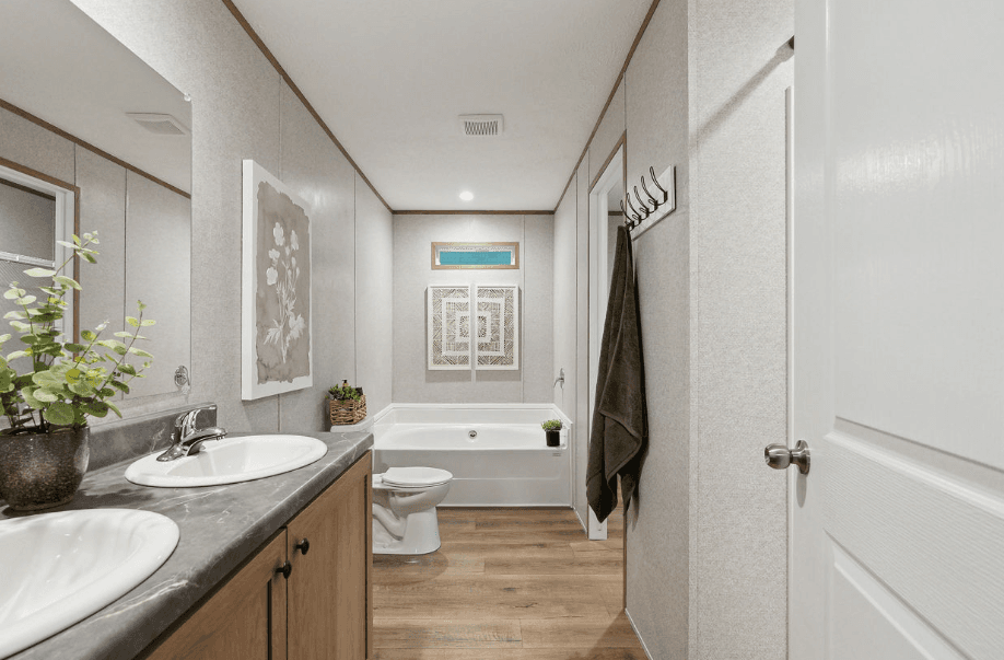 Mammoth bathroom home features