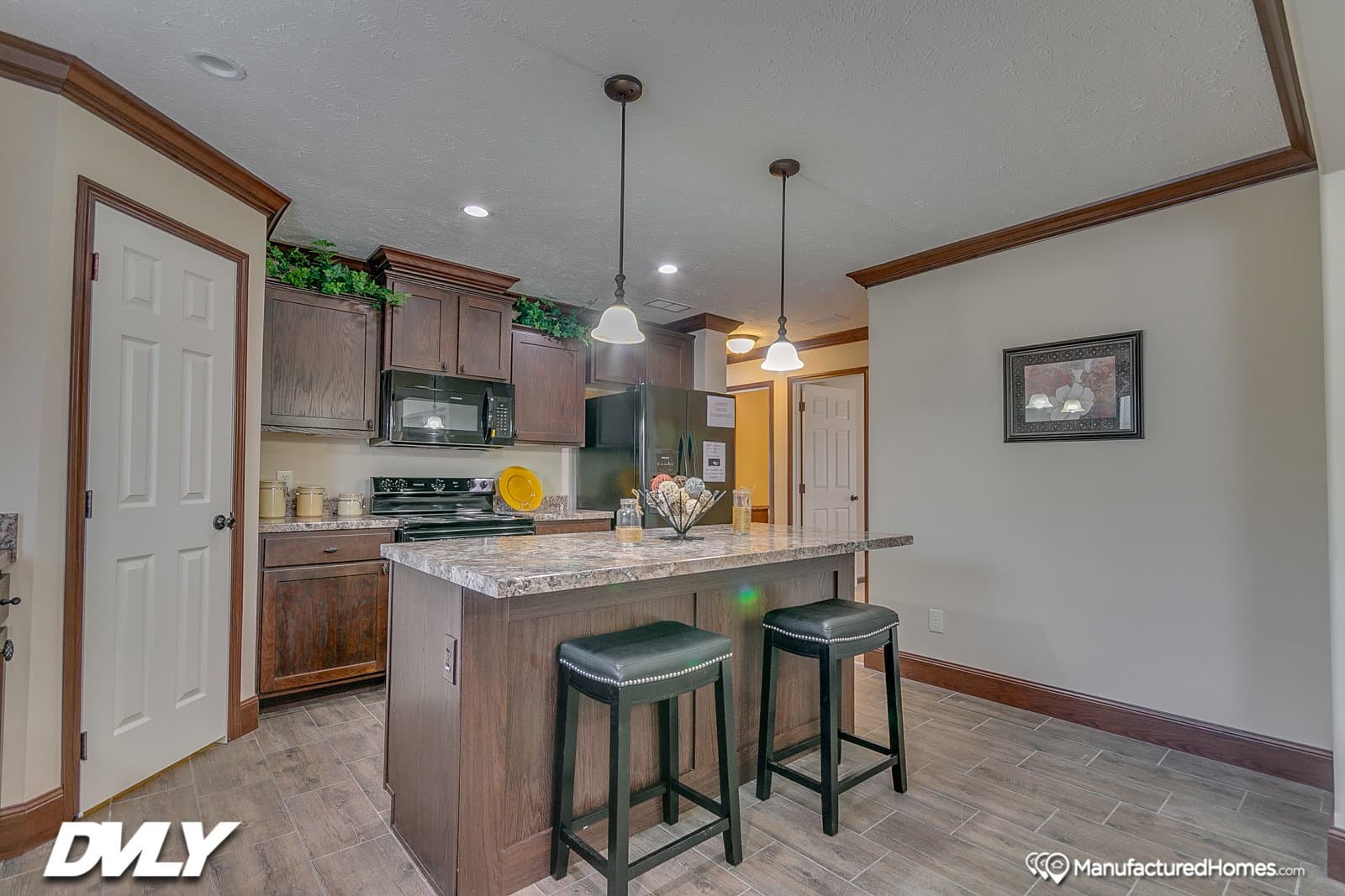 Brooks pointe kitchen home features