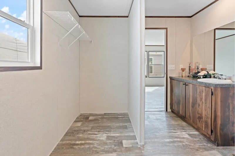 Pinnacle bathroom home features