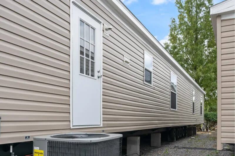 Pinnacle elevation and exterior home features