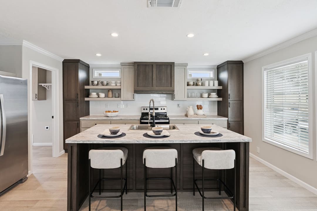 Driftwood cottage kitchen home features