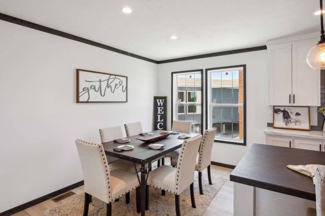 Roan interior home features