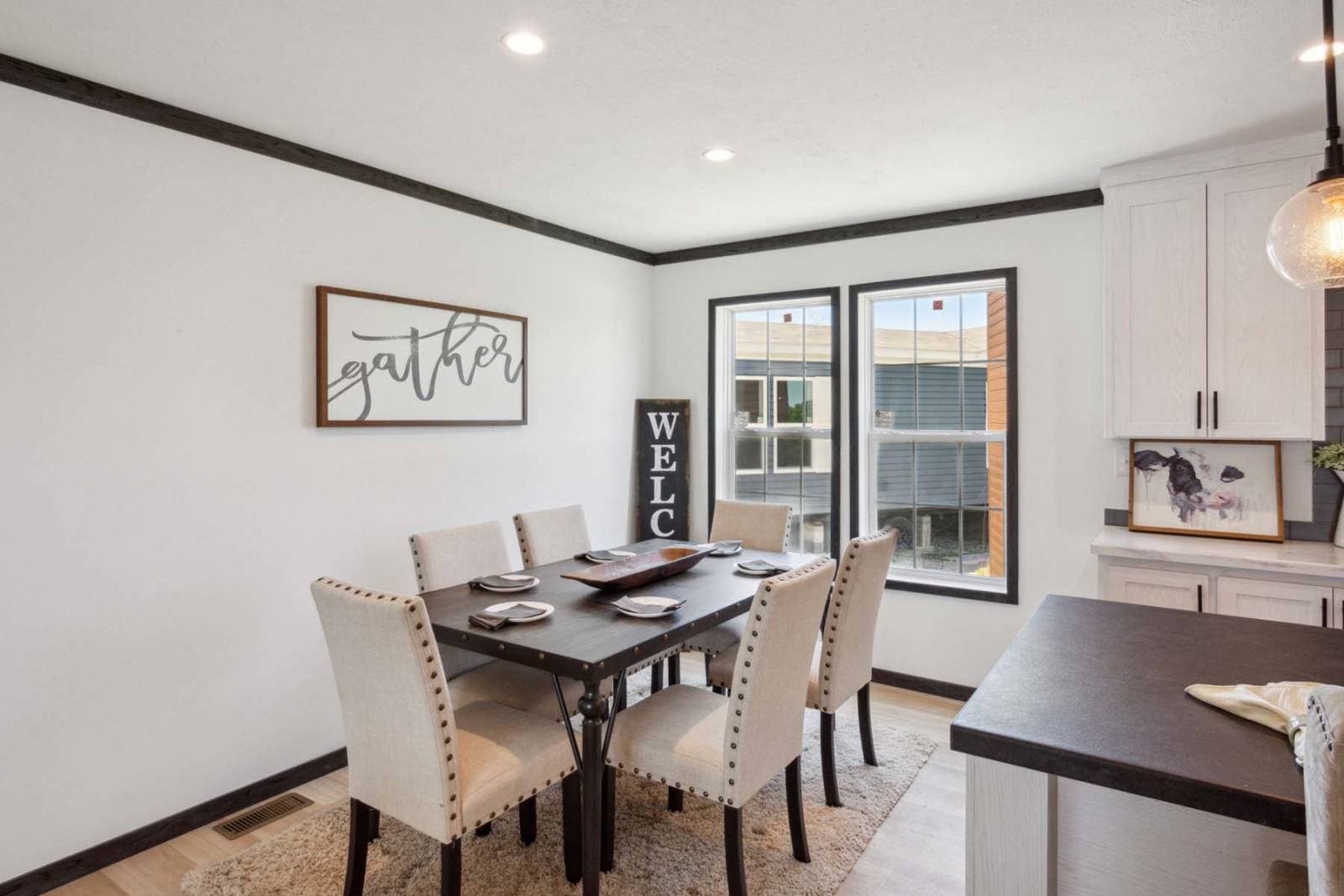 Roan interior home features