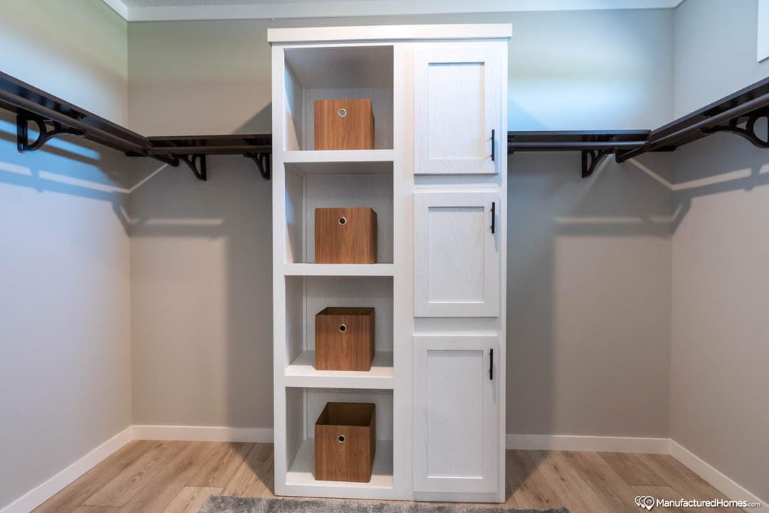 The shades creek interior home features