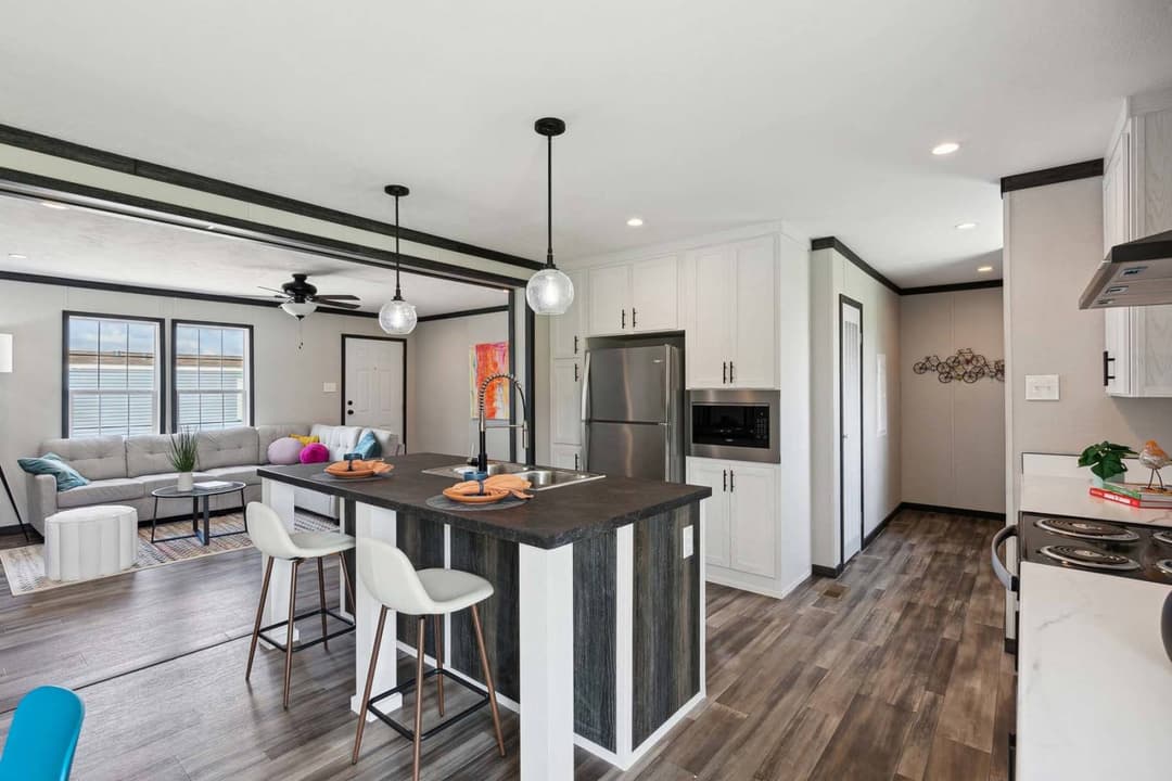 Clinch kitchen home features