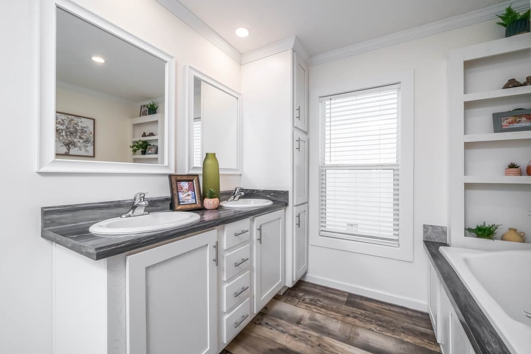 Milo bathroom home features