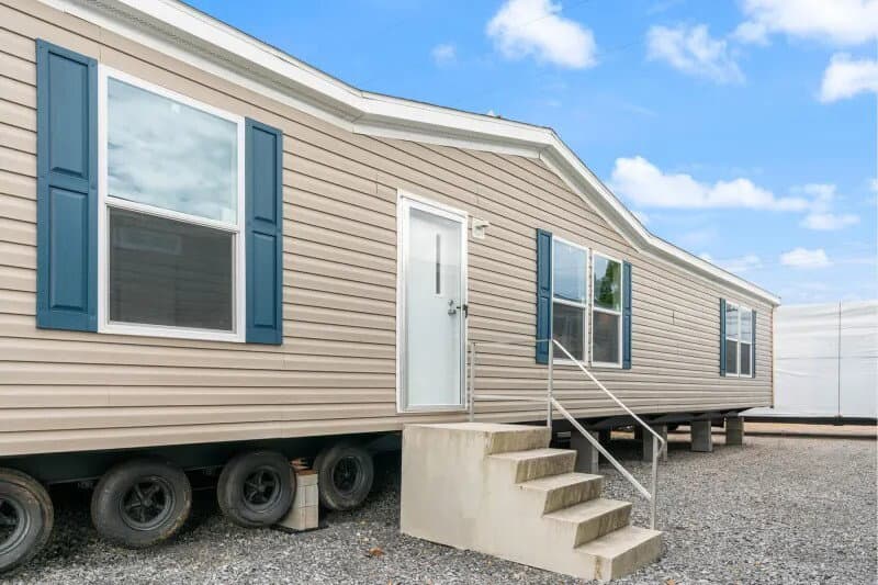 Pinnacle elevation and exterior home features