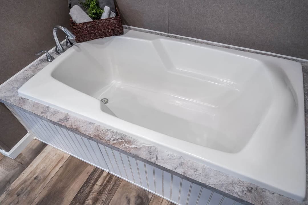 Ruby bathroom home features