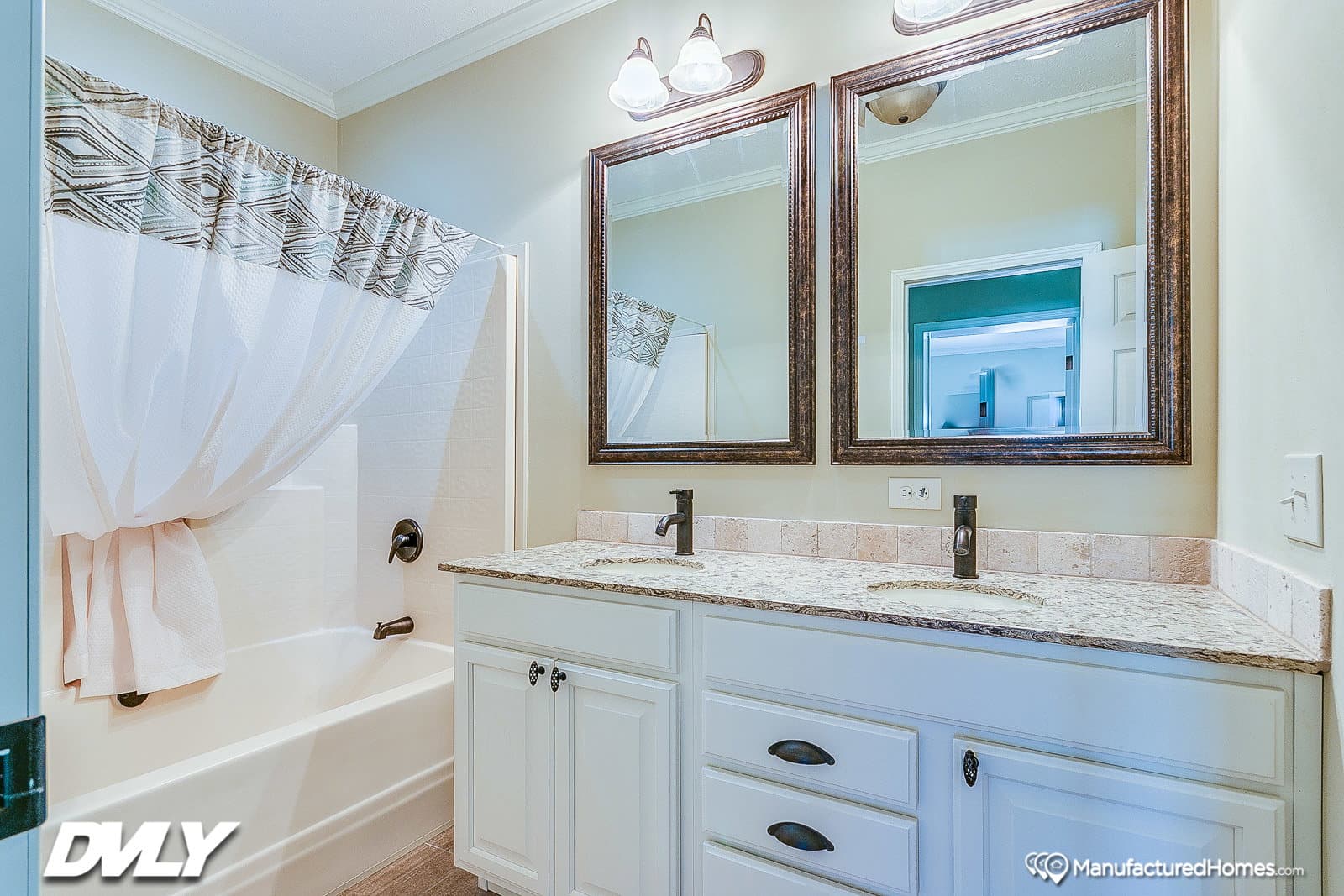 Briarritz bathroom home features