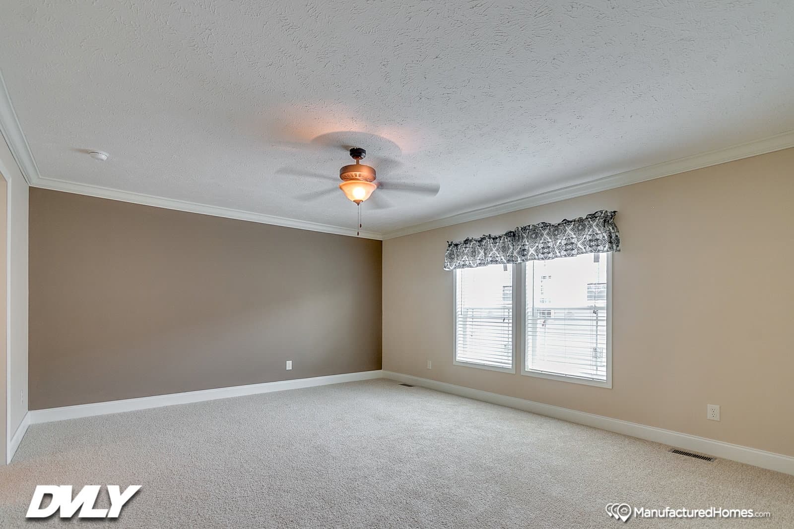 Brooks pointe bedroom home features