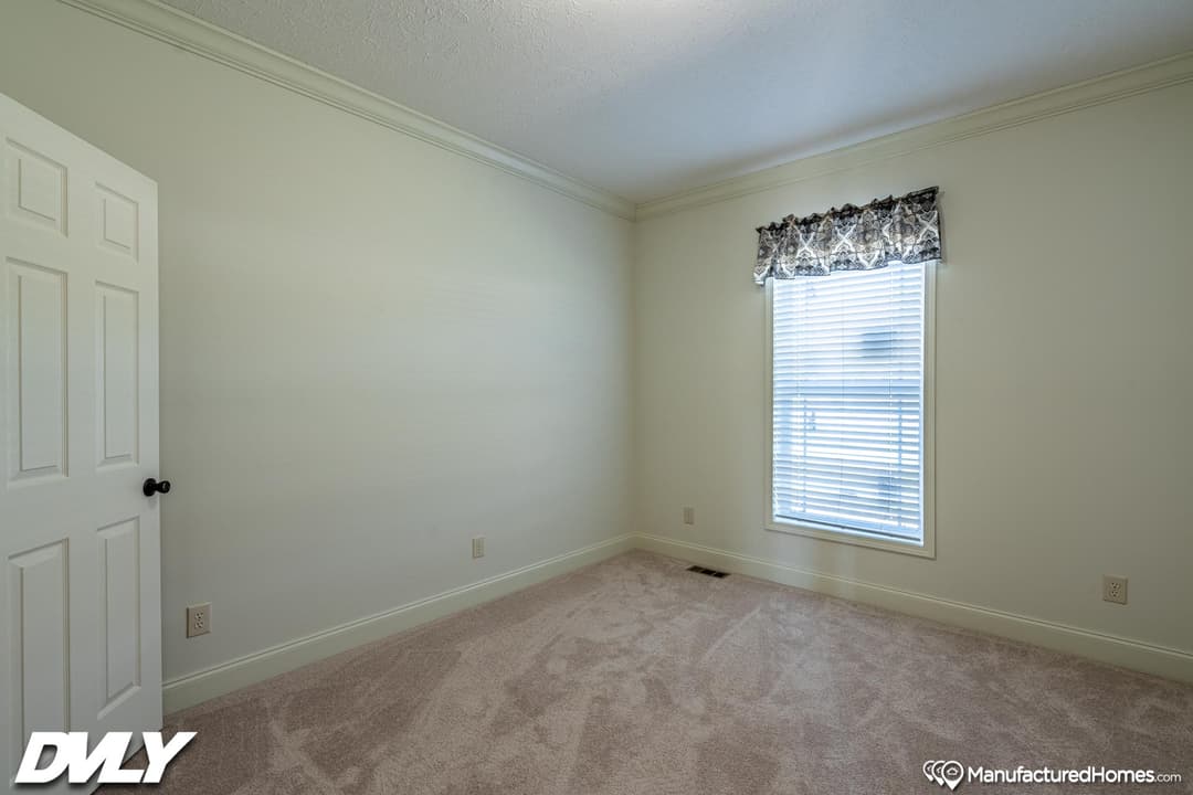 Orchard house (porch) bedroom home features