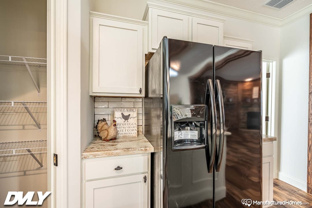Orchard house (porch) kitchen home features