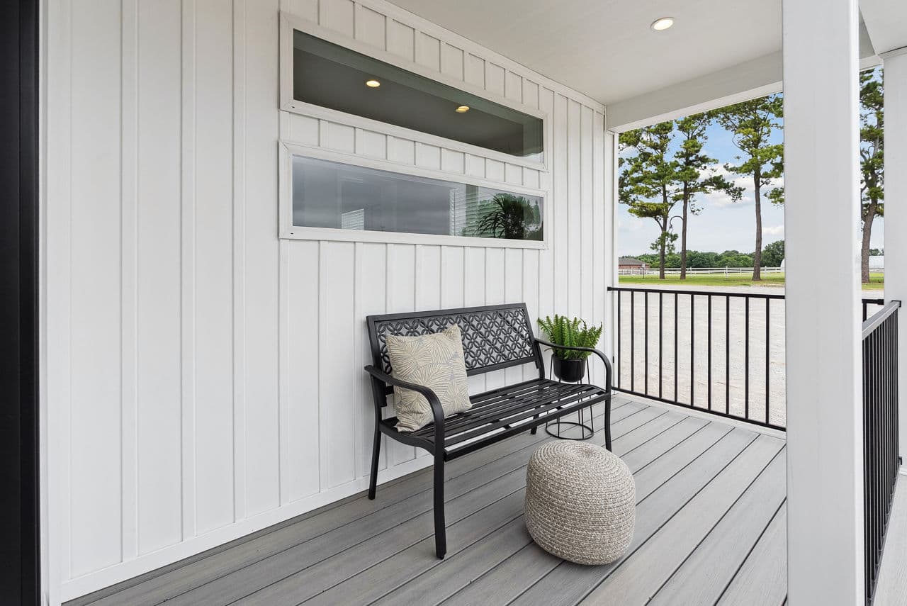 Driftwood cottage exterior home features