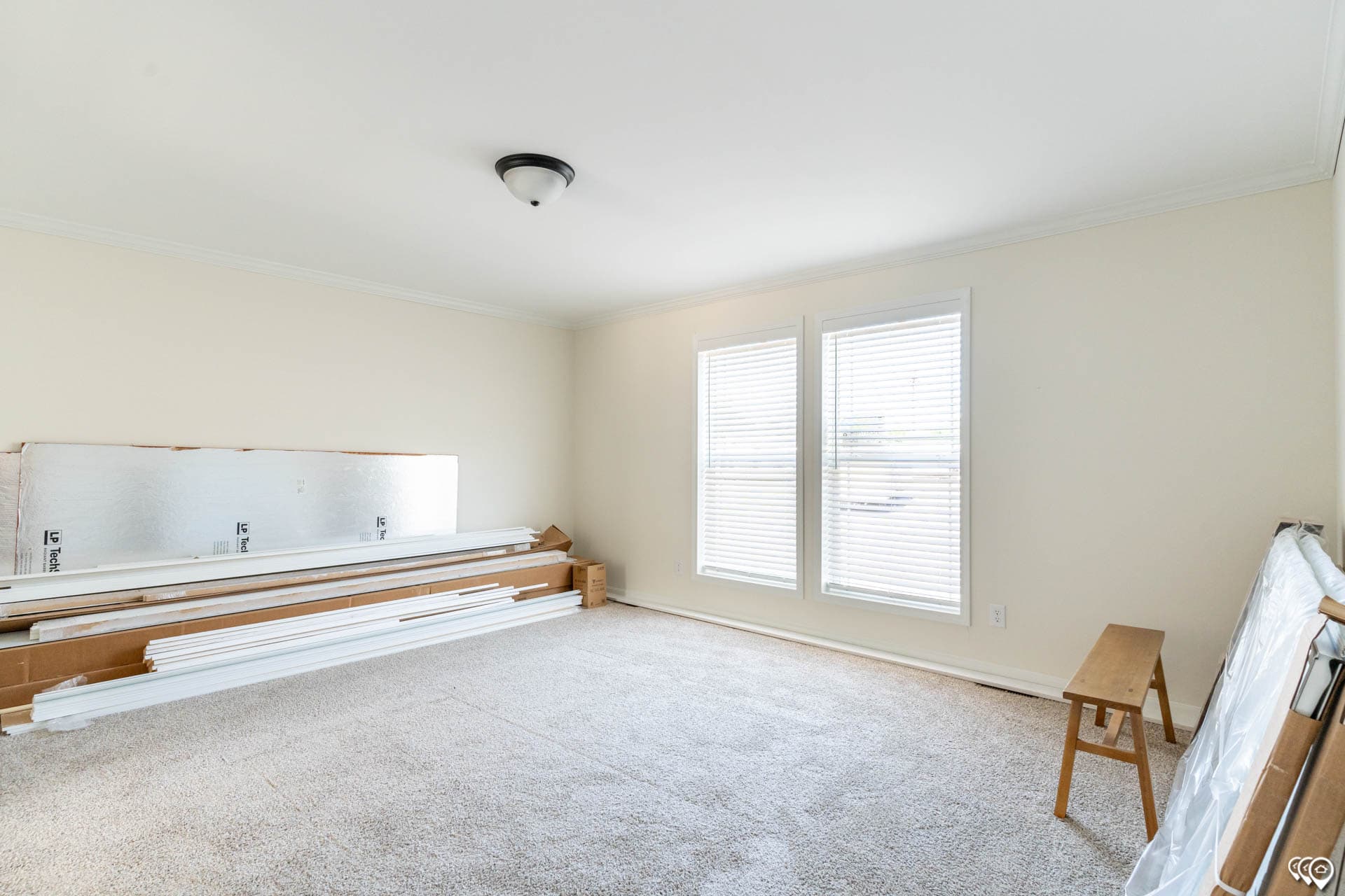 The zemira bedroom home features